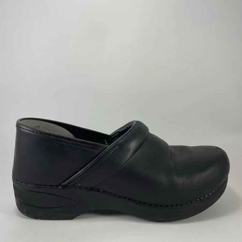 Dansko XP 2.0 Clogs Womens Size 40, US Size 9.5-10 Black Slip Resistant Work